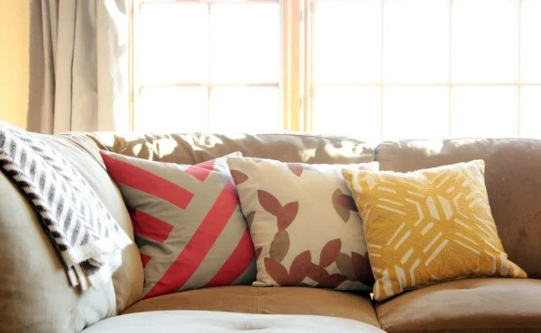 Modern Elegance: Throw Pillows to Elevate Your Home Decor