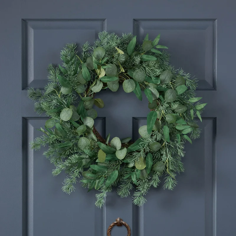 Xorin 24.5-inch Leaves Wreath