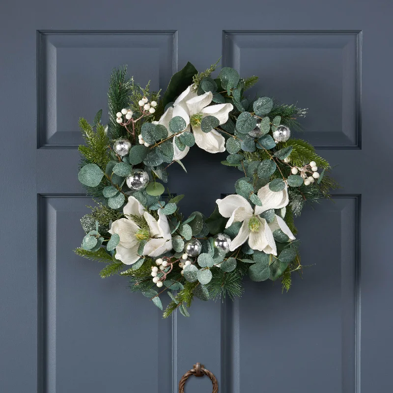 Glaive 21.75-inch Leaves and Magnolia Wreath