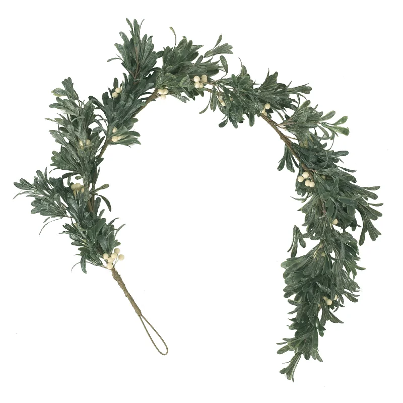 Porin 54" Snowberry Garland