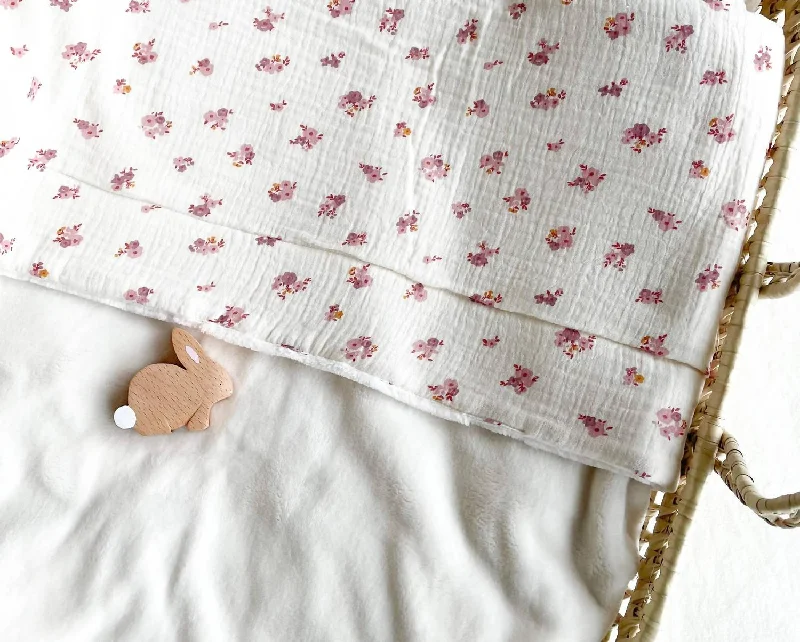 Floral Gauze/fleece Blanket In Pink