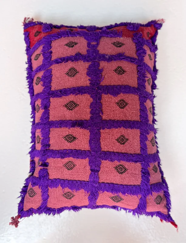 Kalaat M'Gouna's Vintage Pillow - Lion Paw, Purple