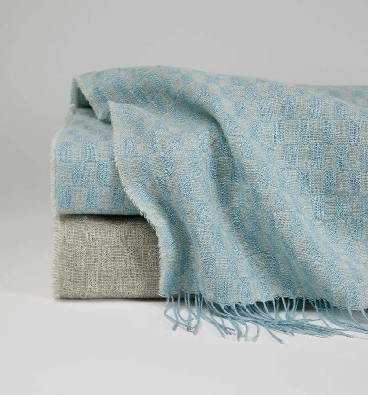 Palmilla Throw by Sferra