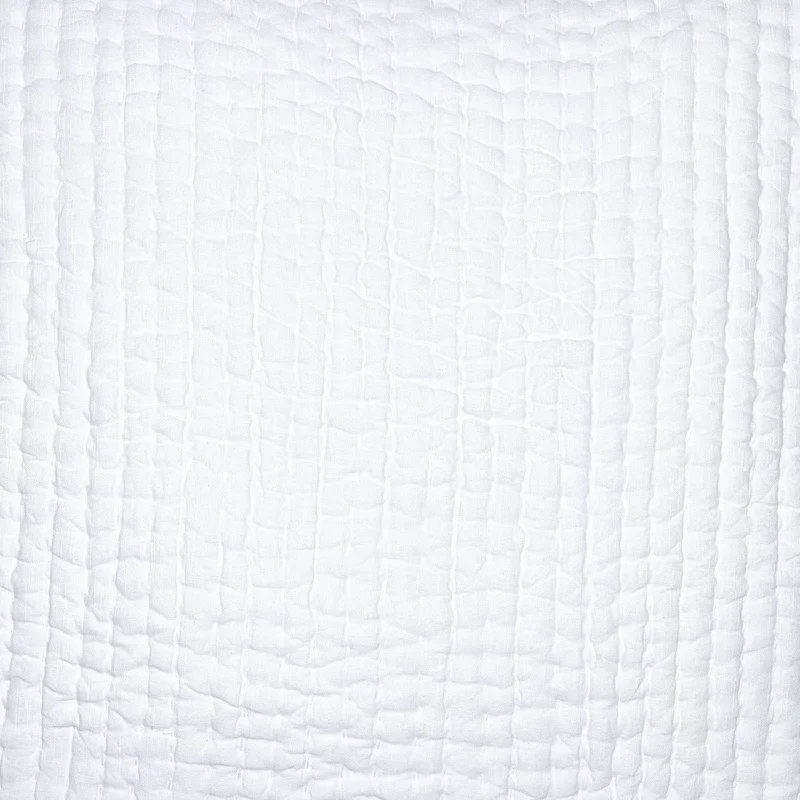 Vivada White Woven Quilt Swatch