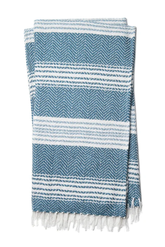 Wren Throw in Blue / White